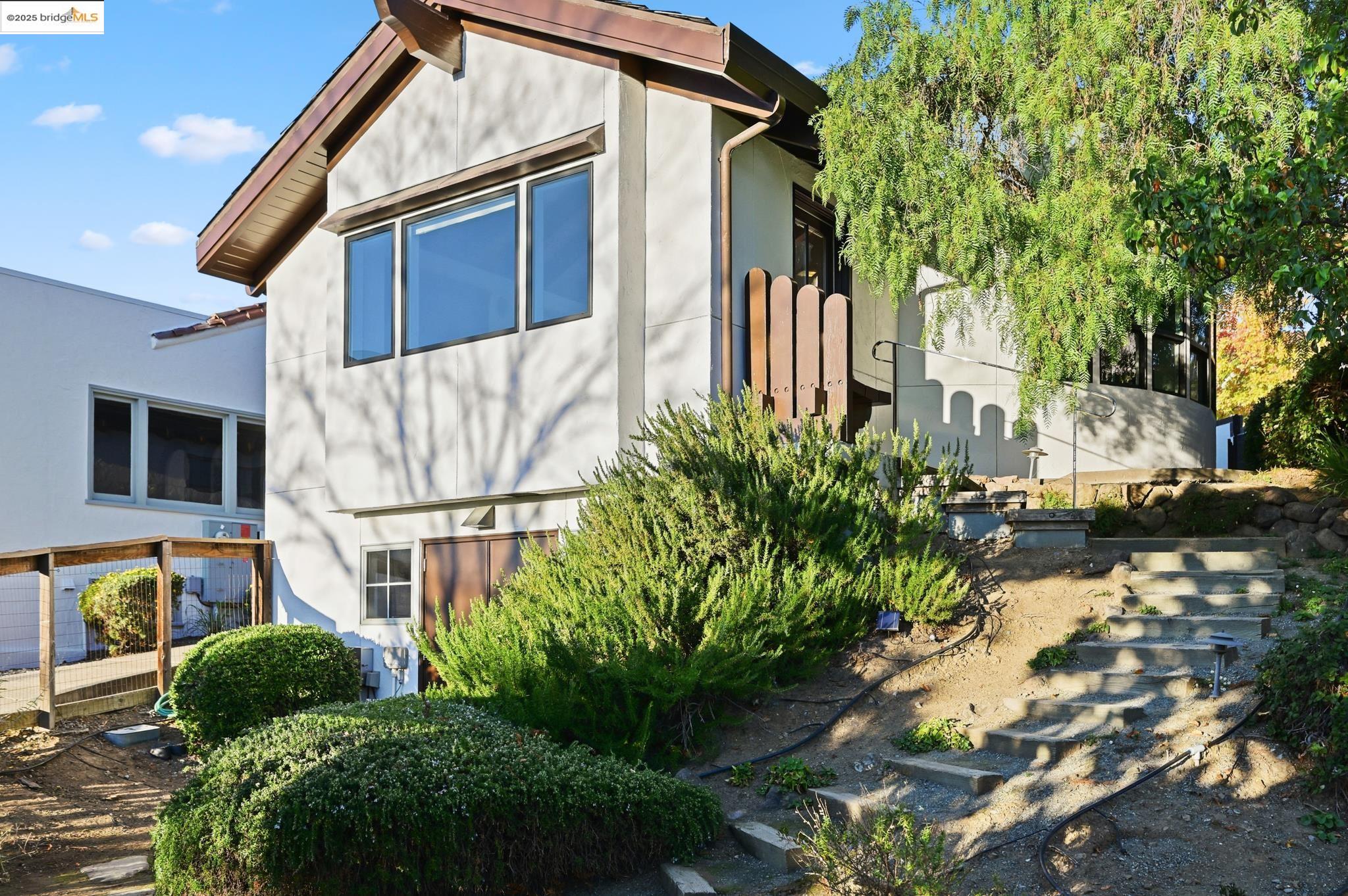 5729 Buena Vista Ave