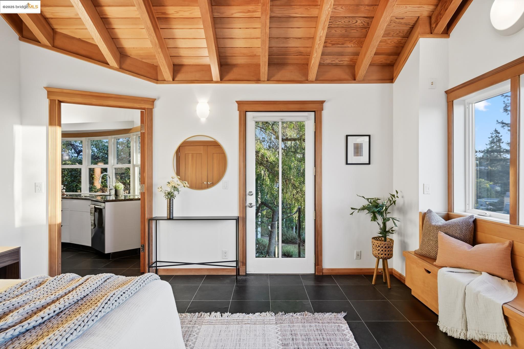 5729 Buena Vista Ave