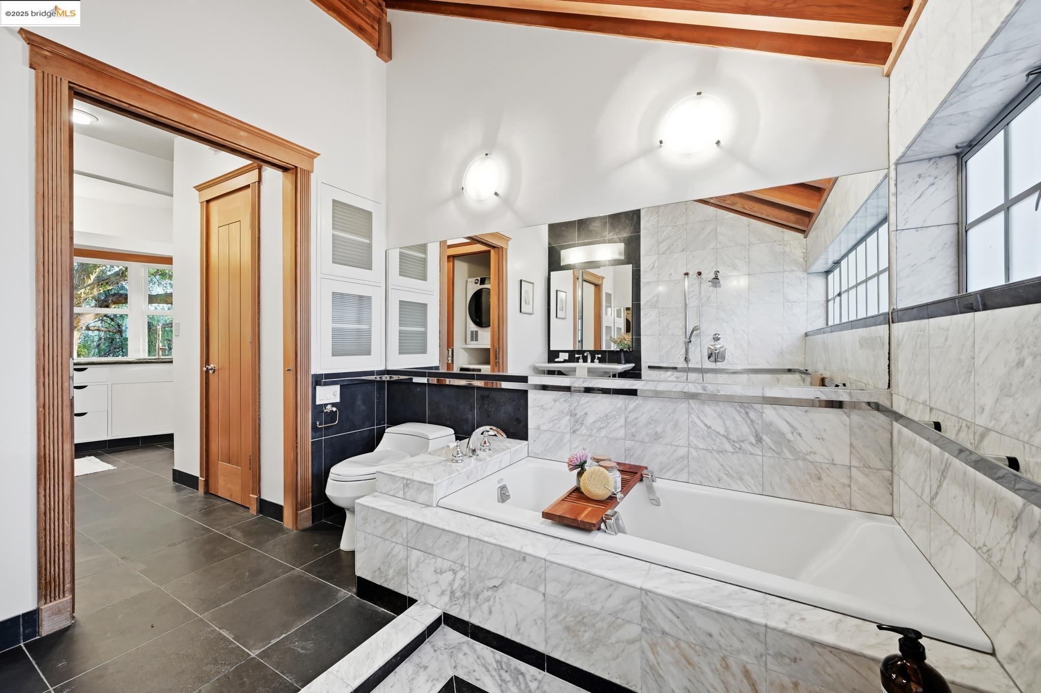 5729 Buena Vista Ave