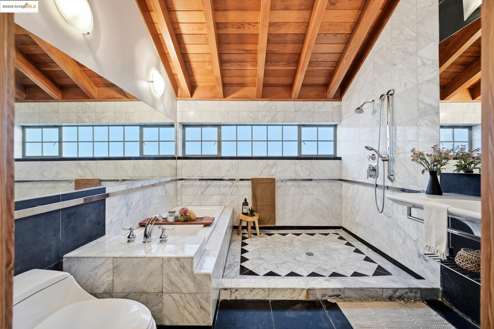 5729 Buena Vista Ave