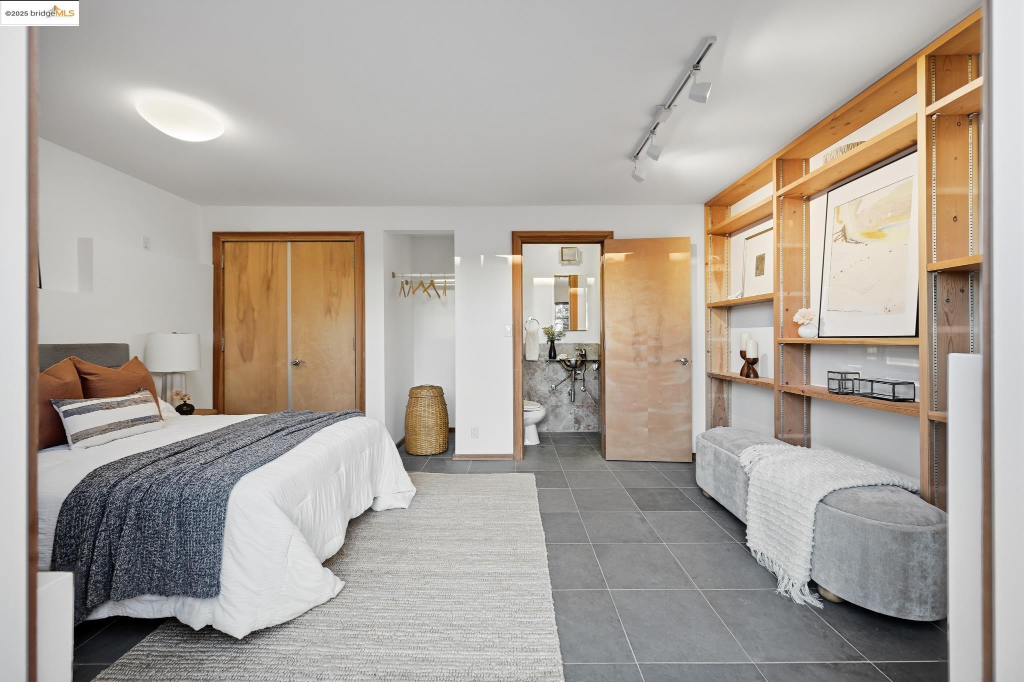 5729 Buena Vista Ave