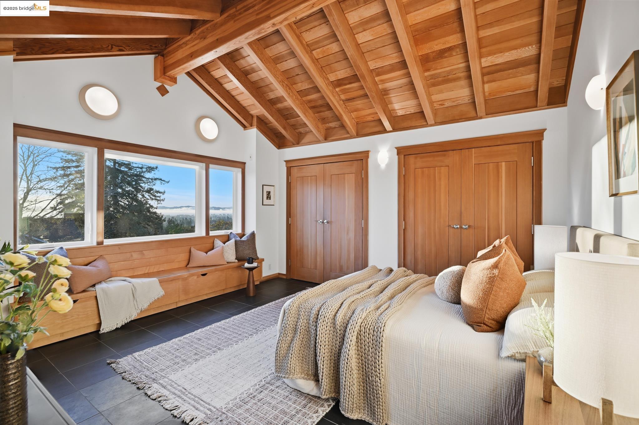 5729 Buena Vista Ave