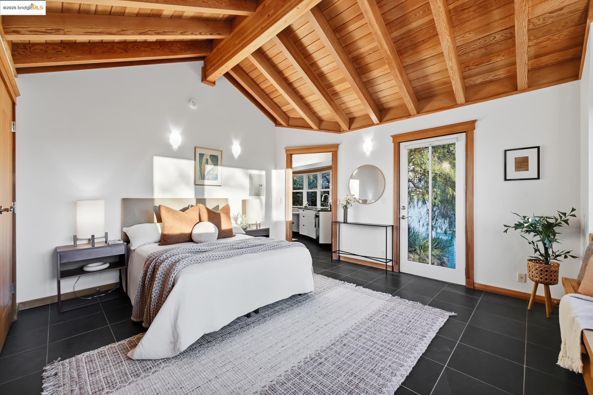 5729 Buena Vista Ave