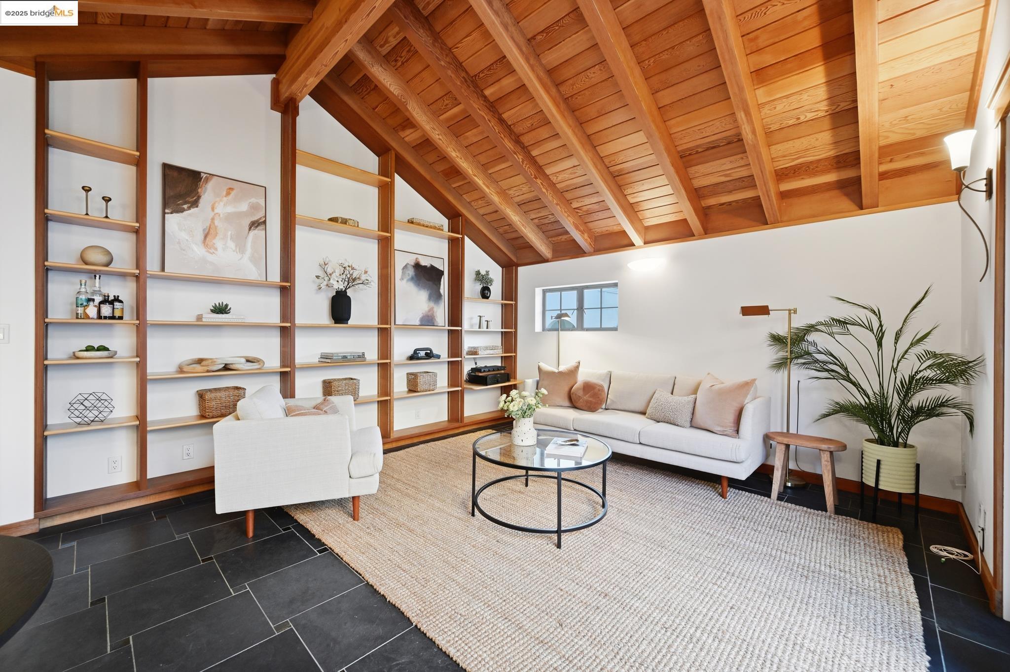 5729 Buena Vista Ave