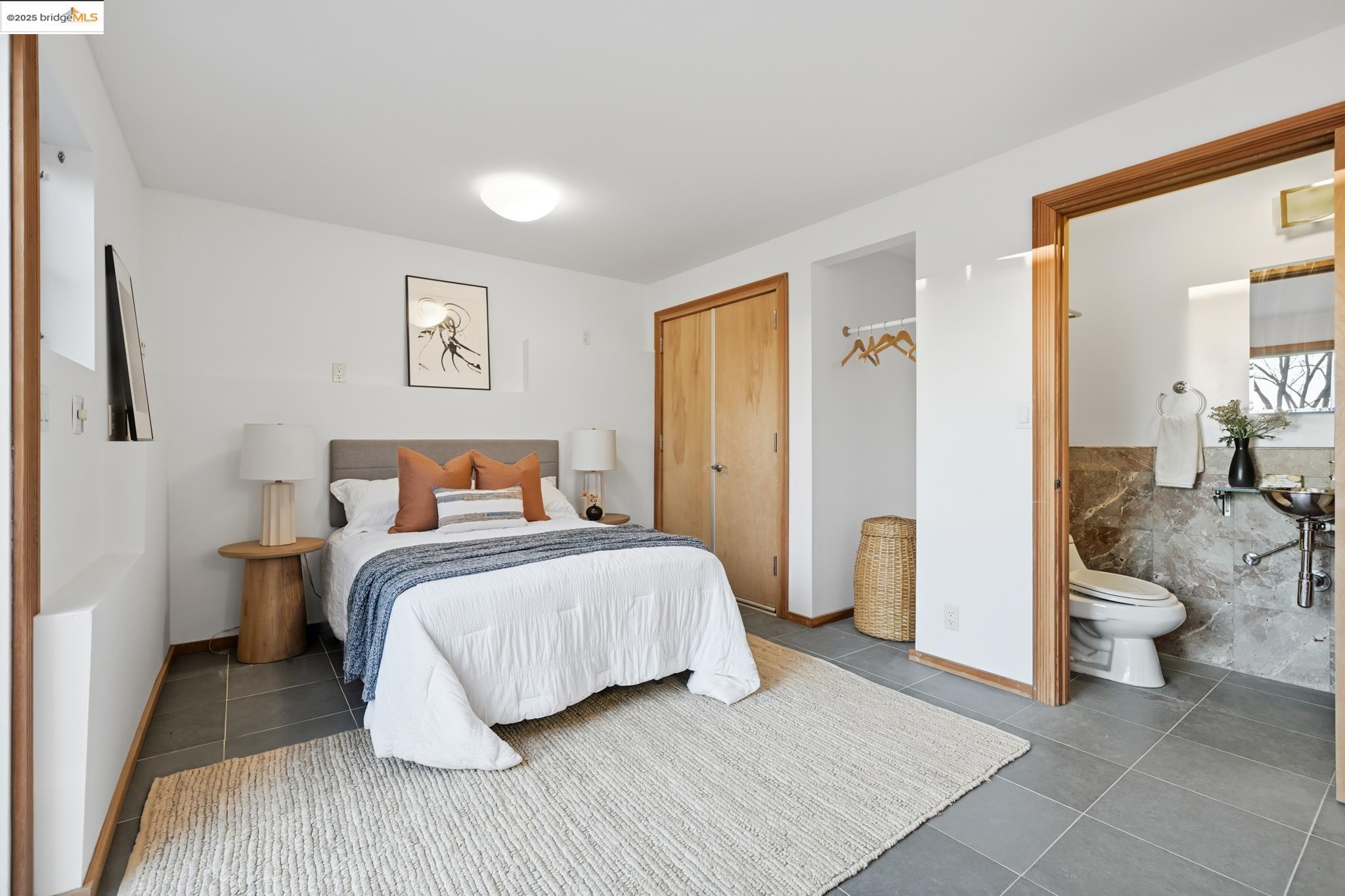 5729 Buena Vista Ave