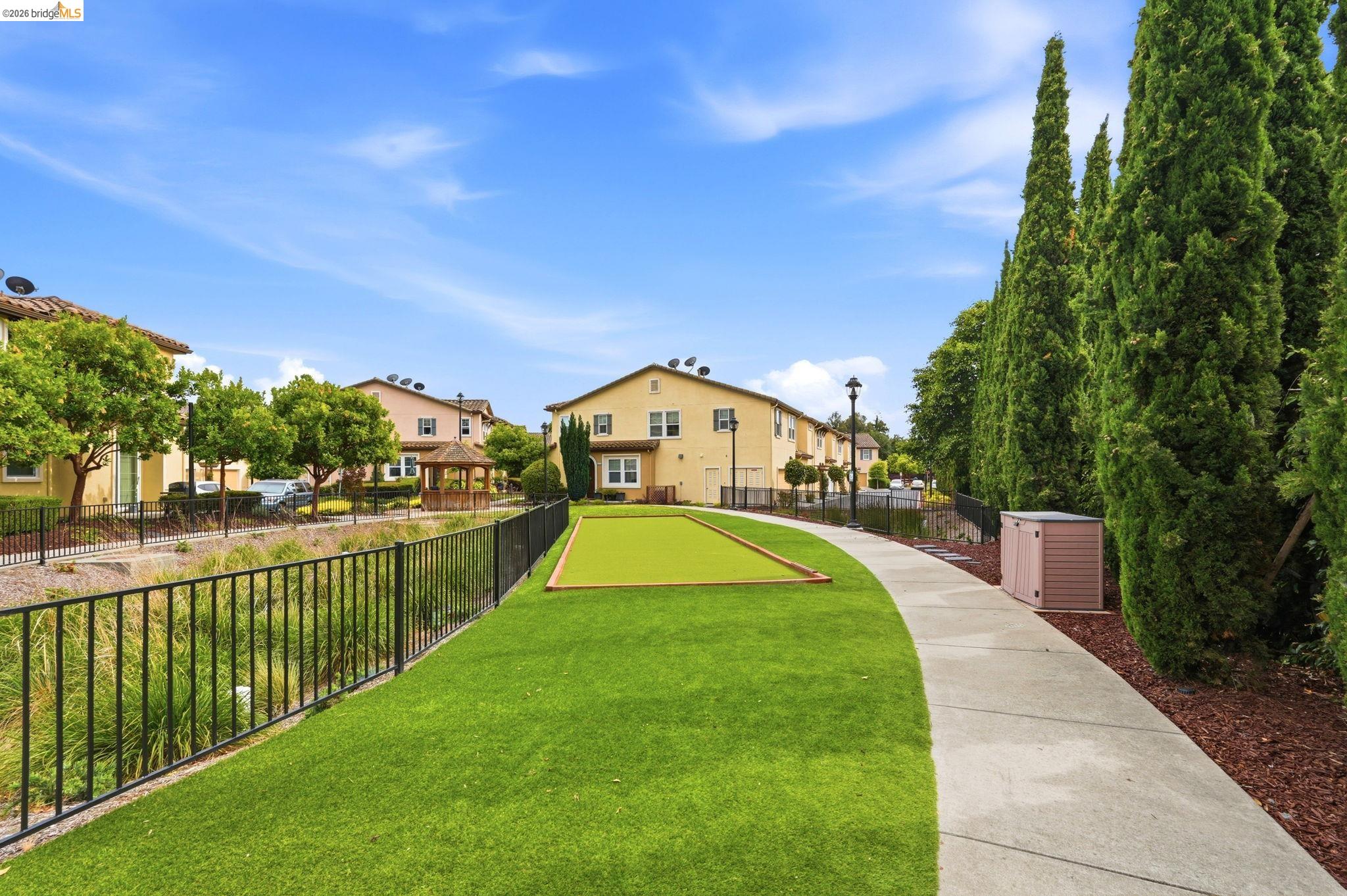 104 Serra Way