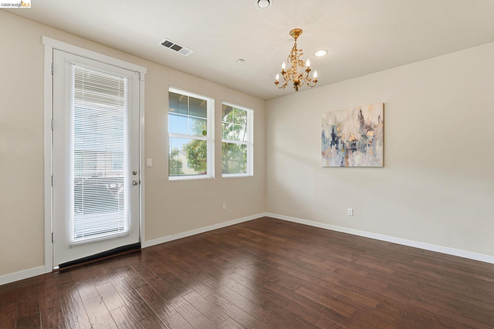 104 Serra Way