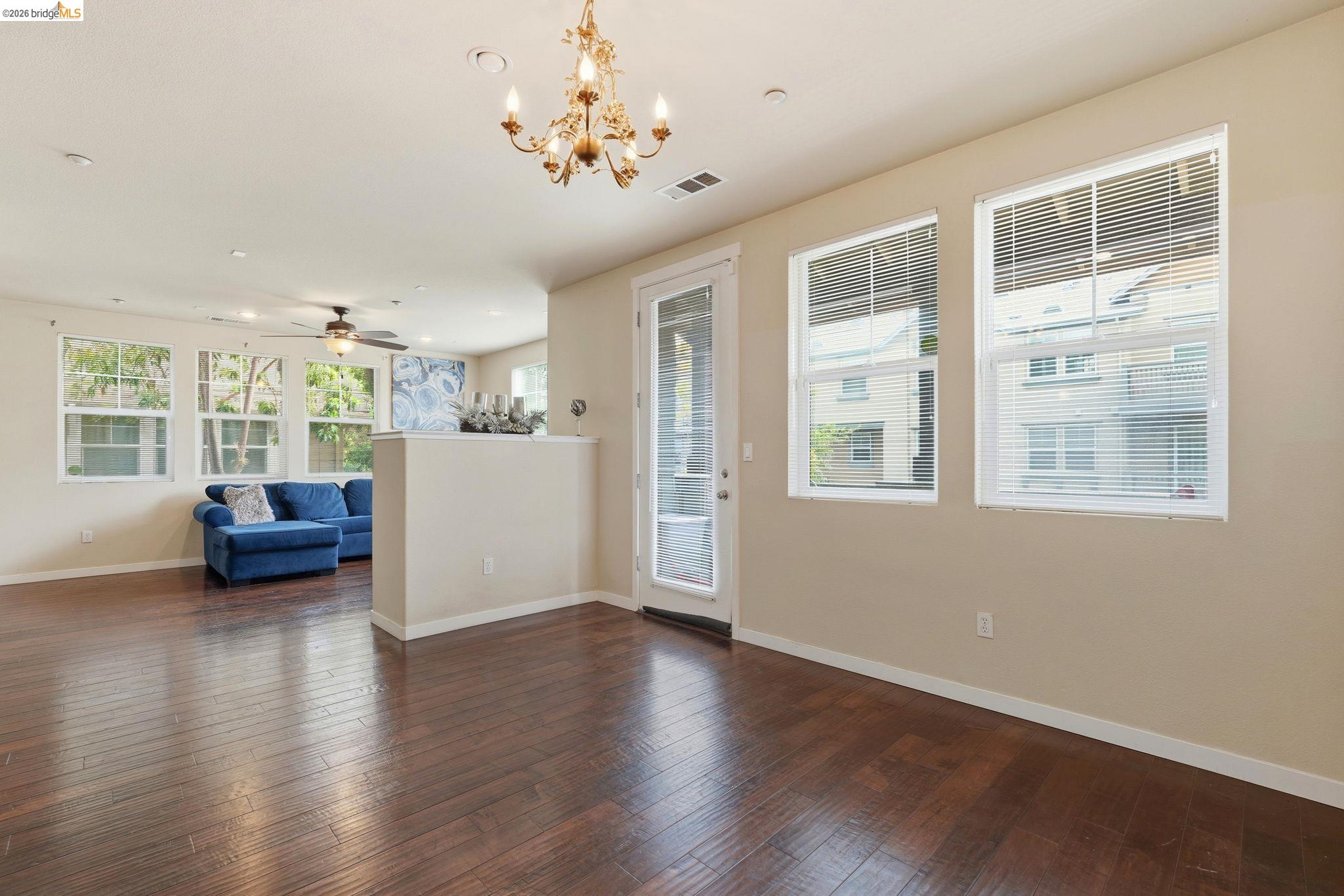 104 Serra Way