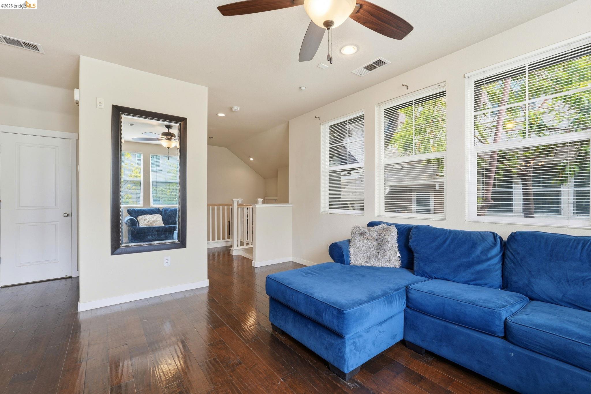 104 Serra Way