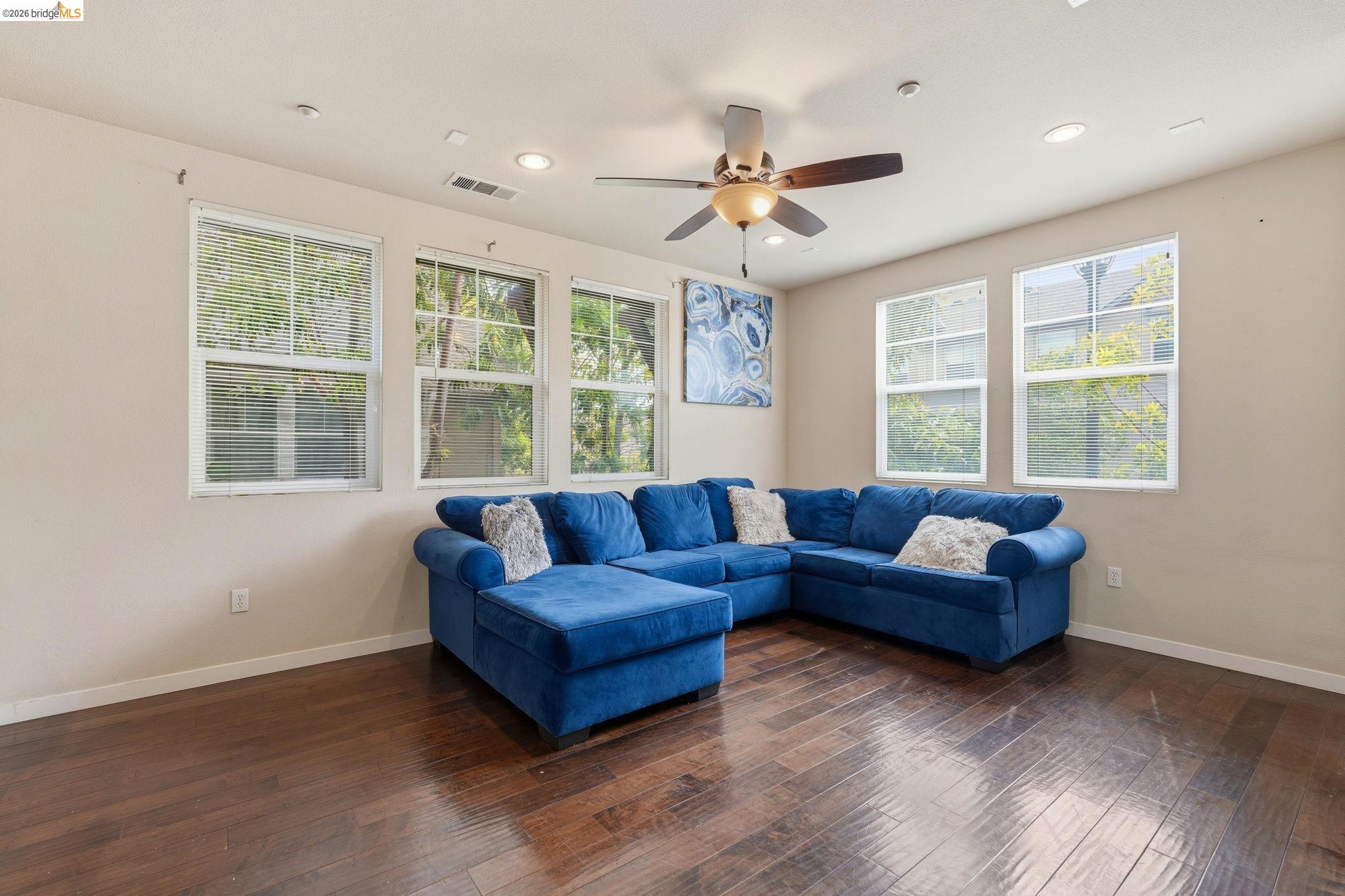 104 Serra Way