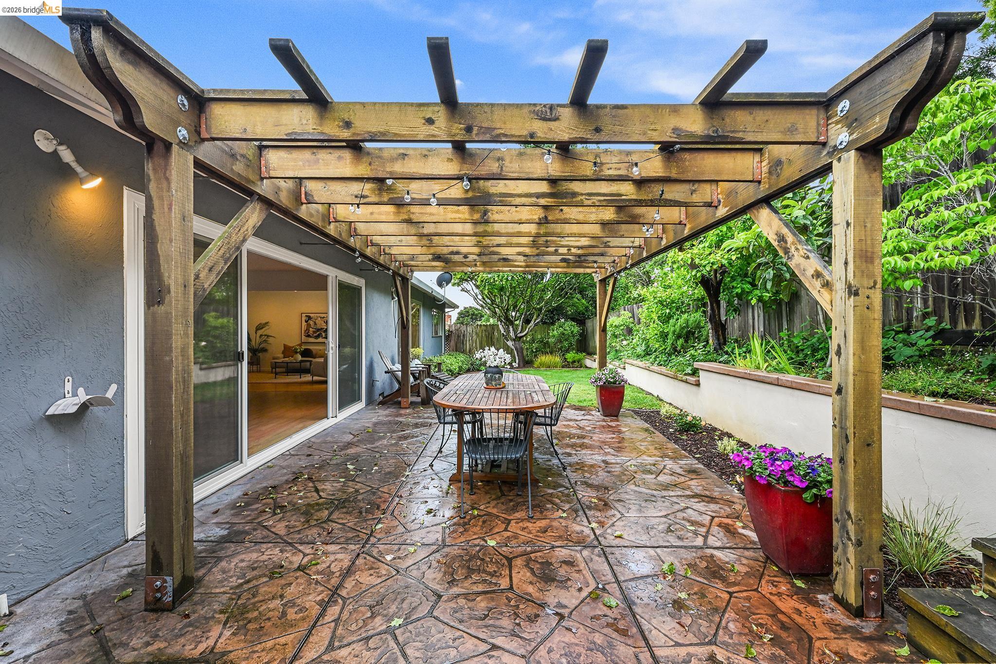 4139 Laguna Ave
