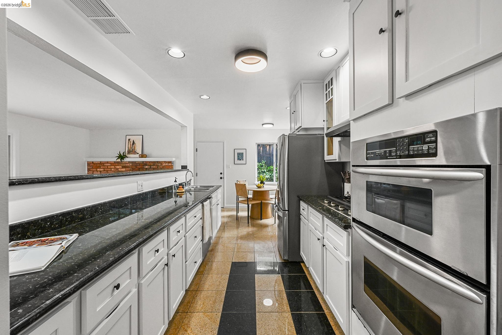 4139 Laguna Ave