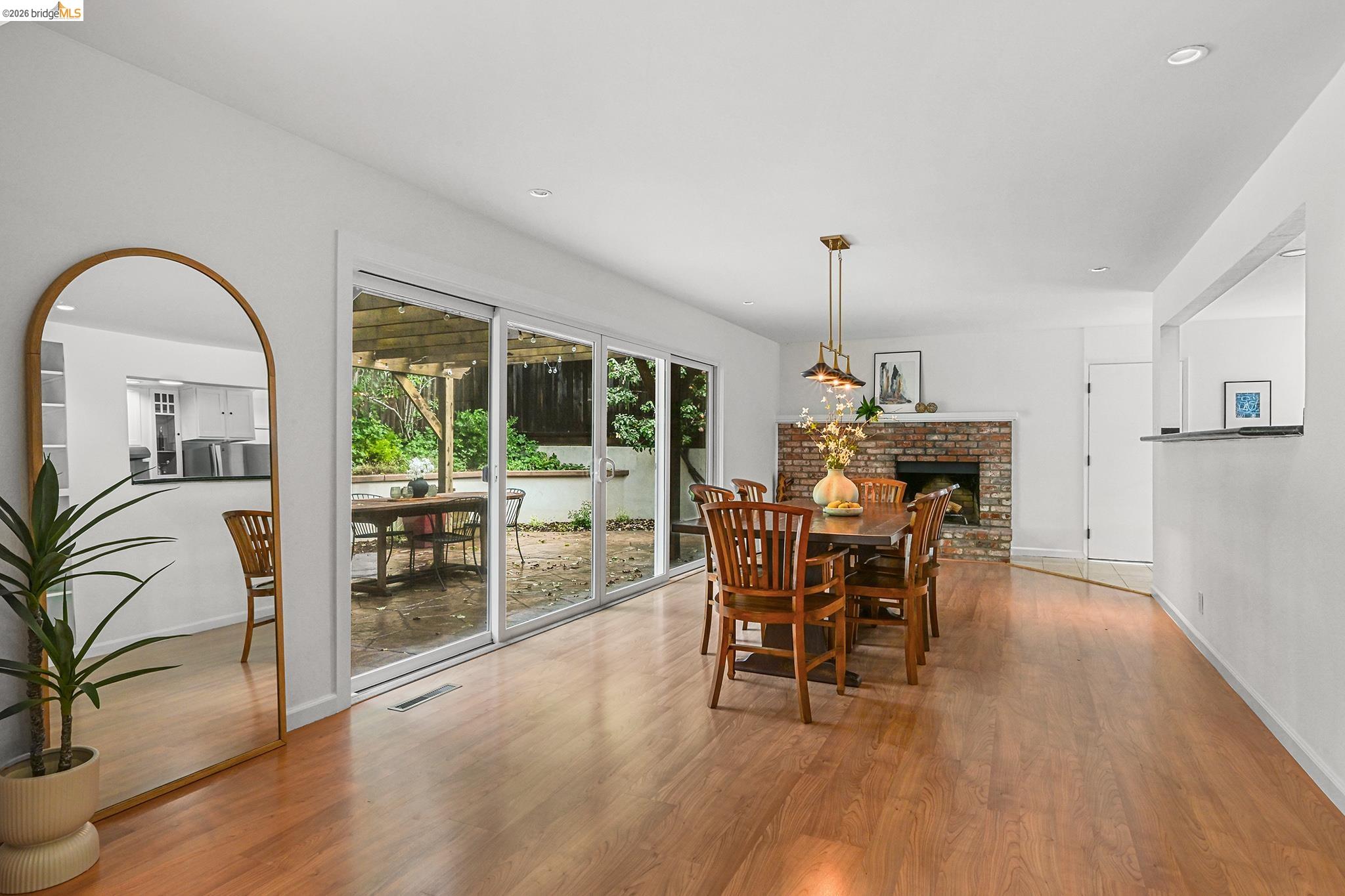 4139 Laguna Ave