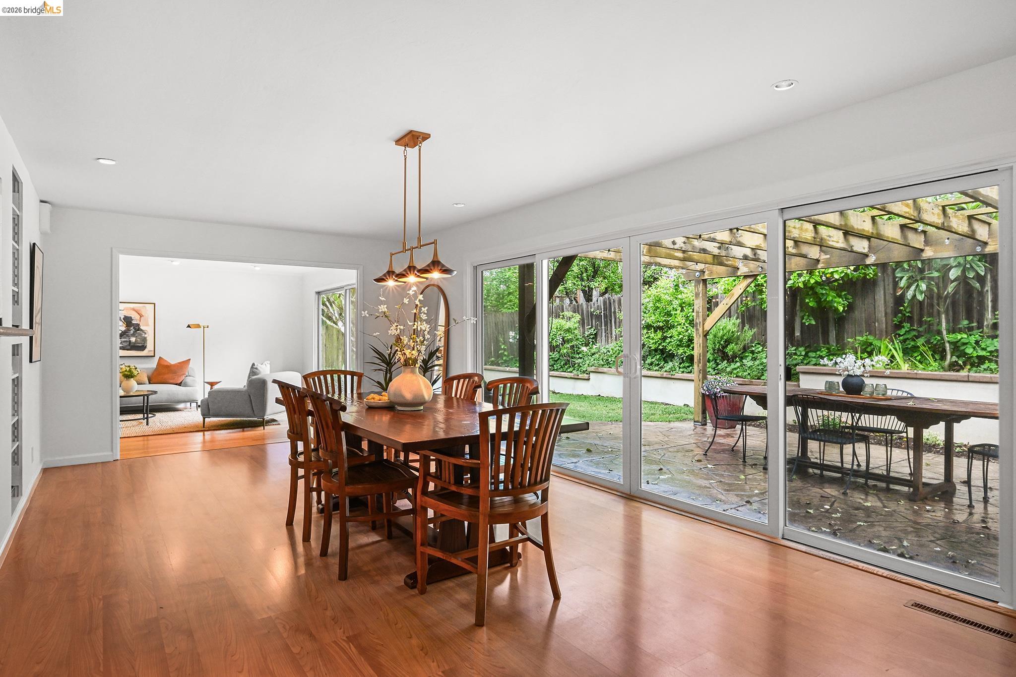 4139 Laguna Ave