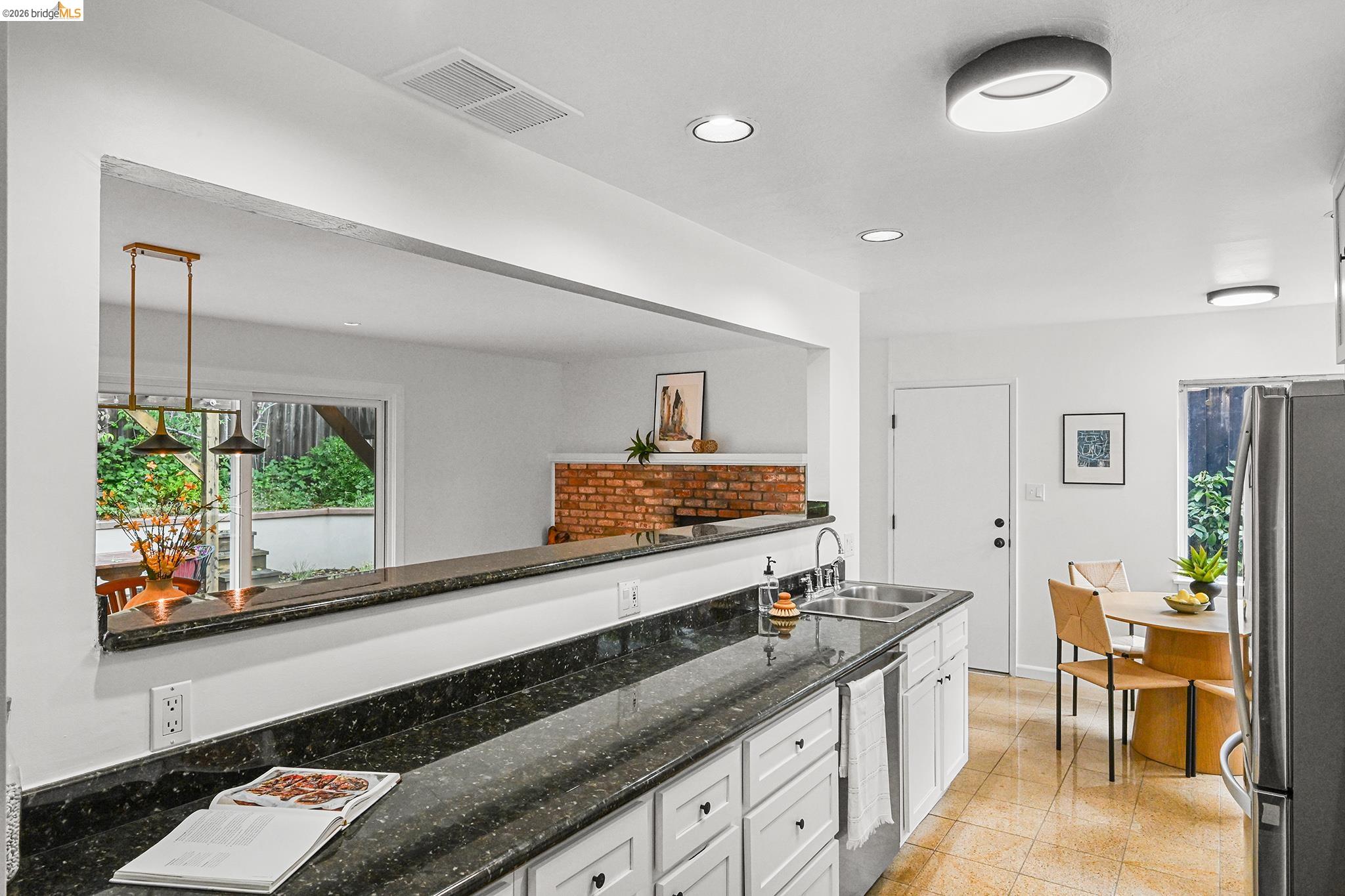 4139 Laguna Ave