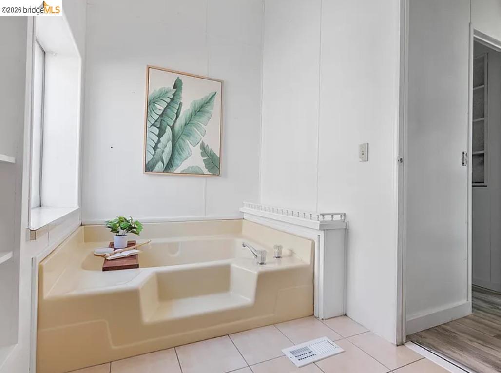 3215 Knob St