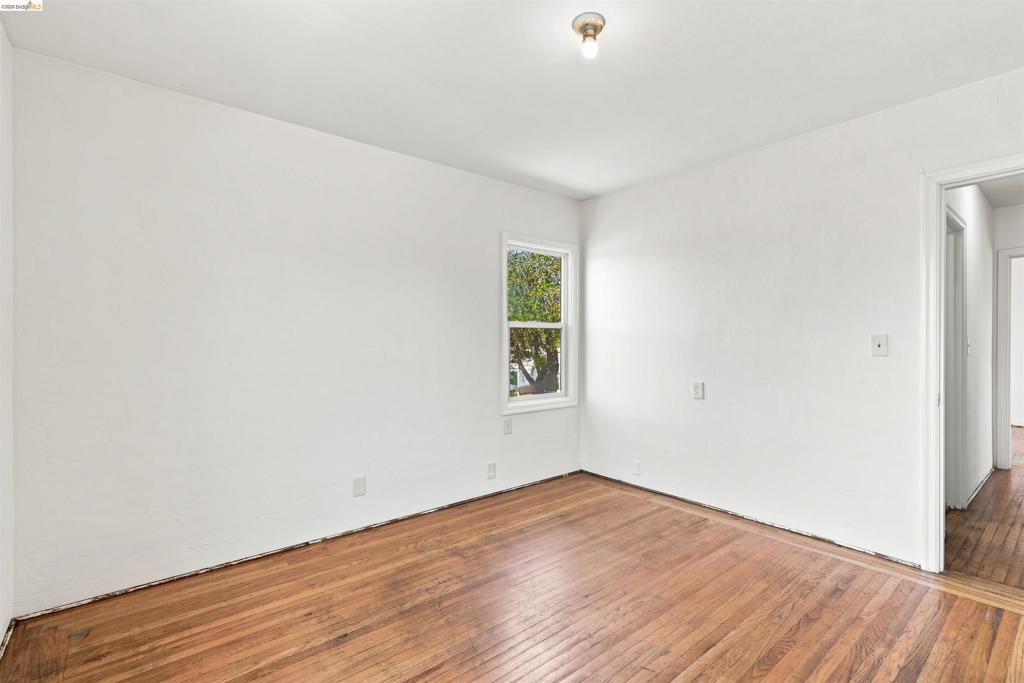 2401 80Th Ave