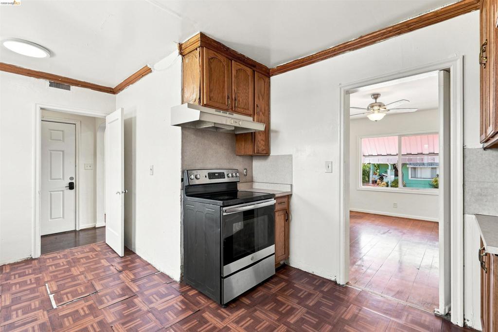 2401 80Th Ave
