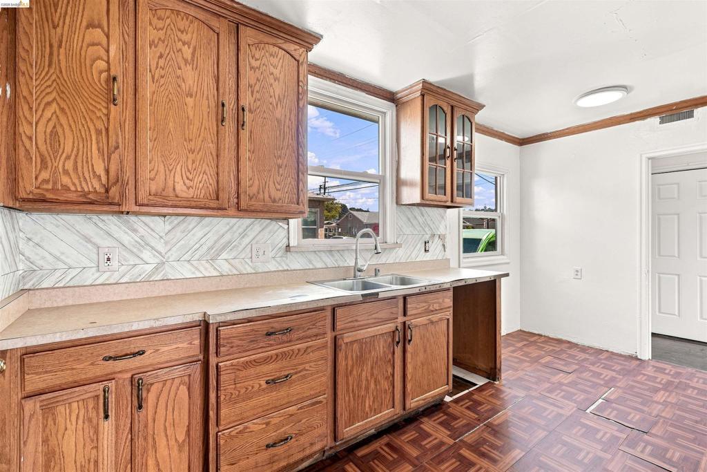 2401 80Th Ave