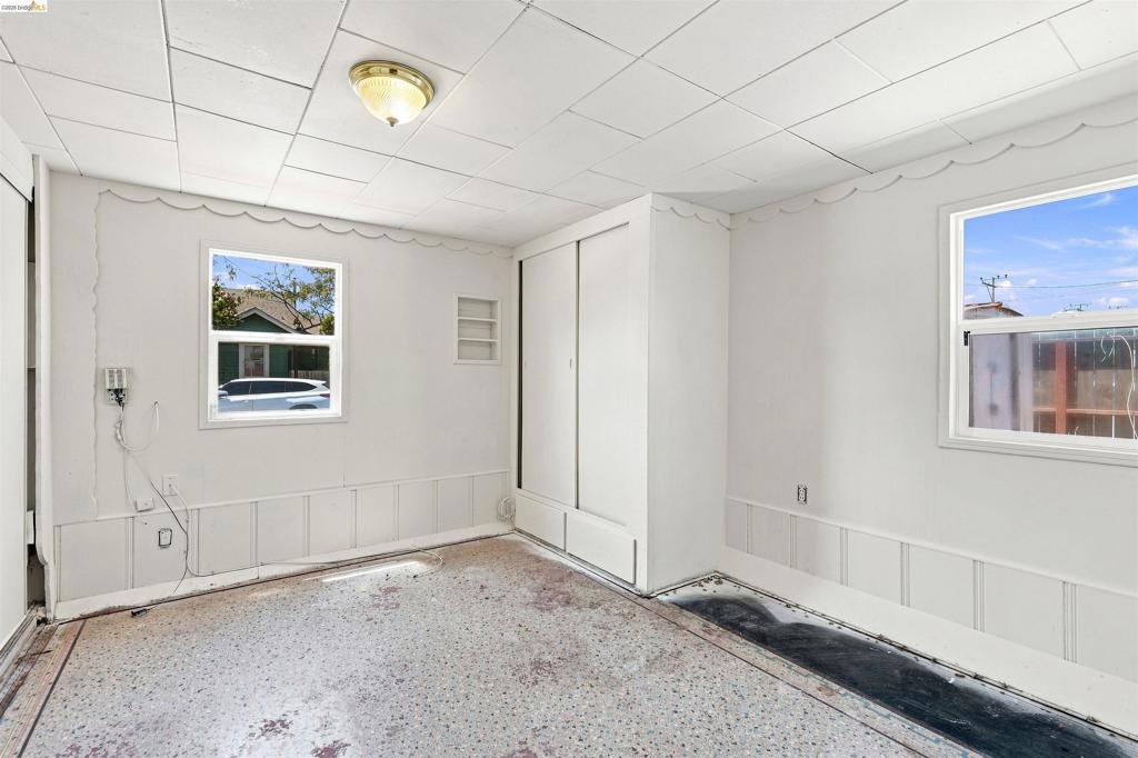 2401 80Th Ave