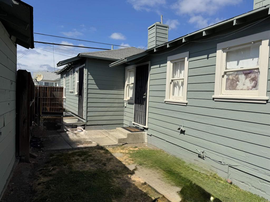 10407 Pontiac Street
