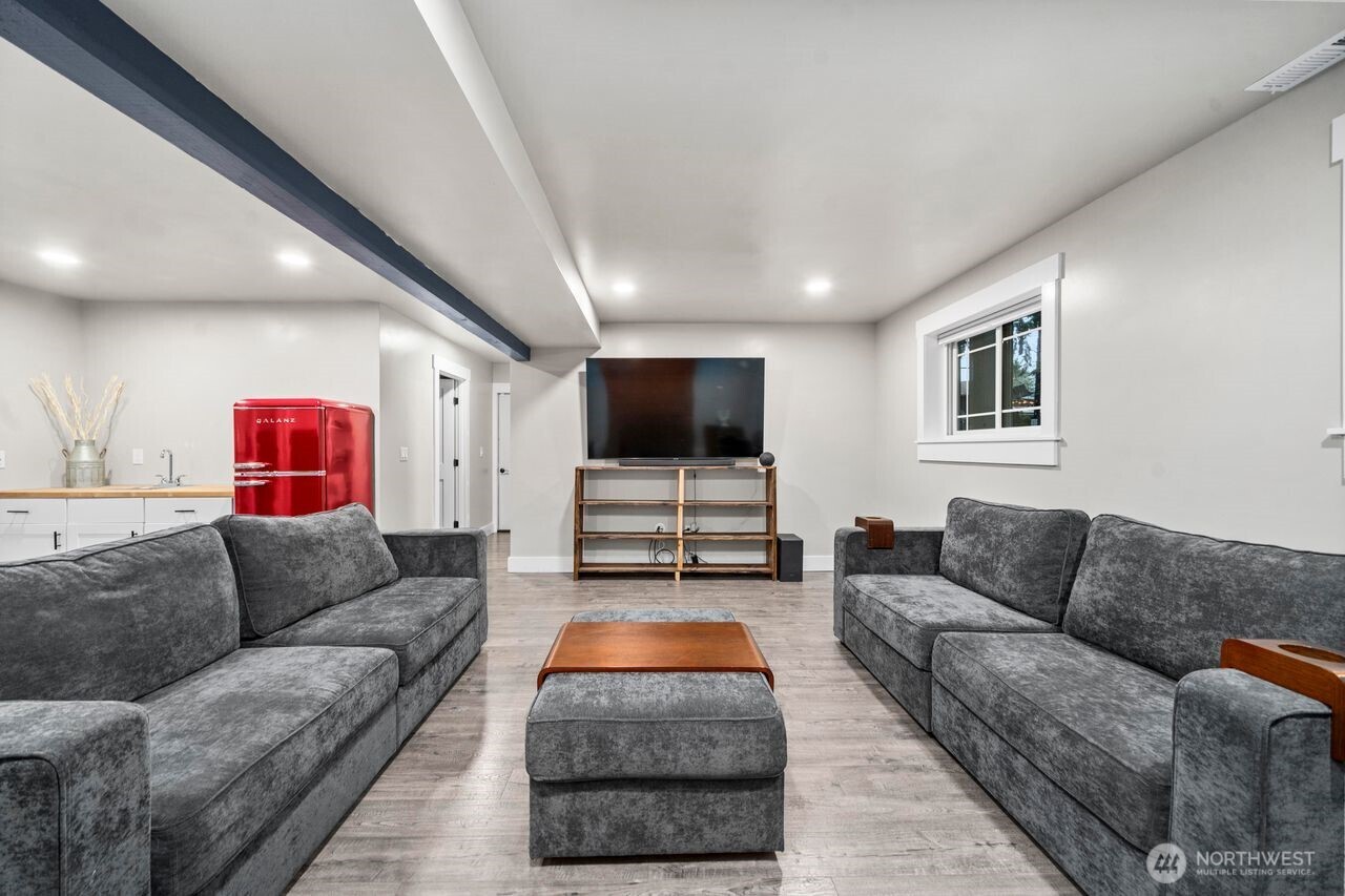 12391 S Keyport Road NE