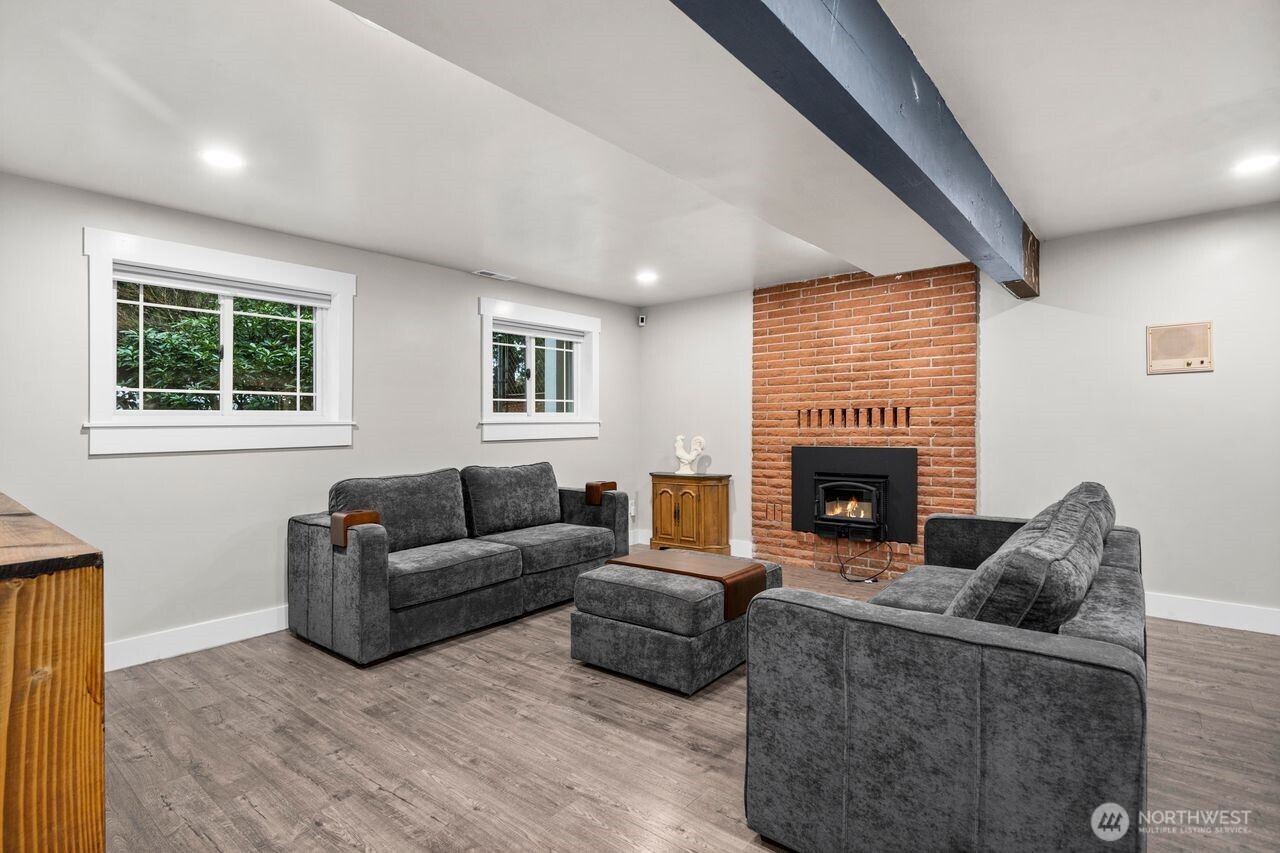 12391 S Keyport Road NE