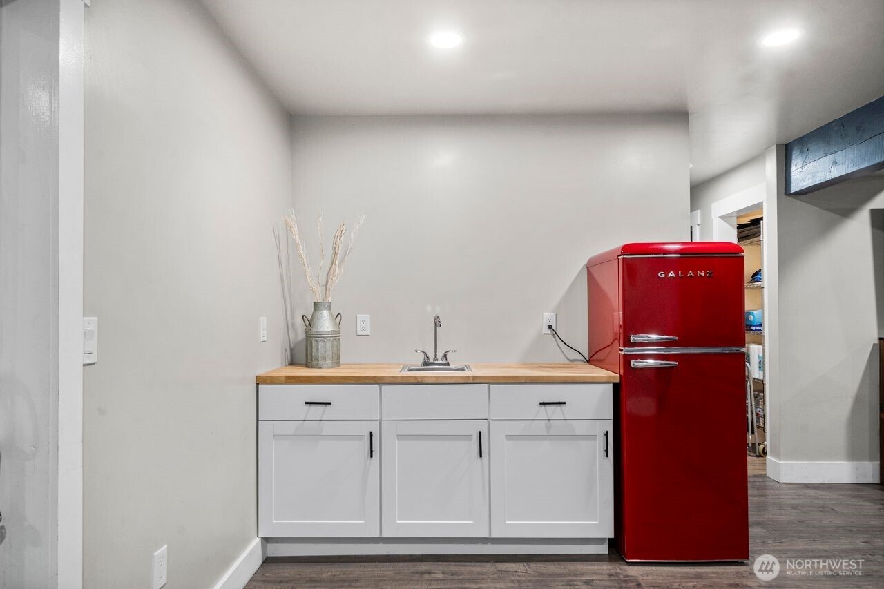 12391 S Keyport Road NE