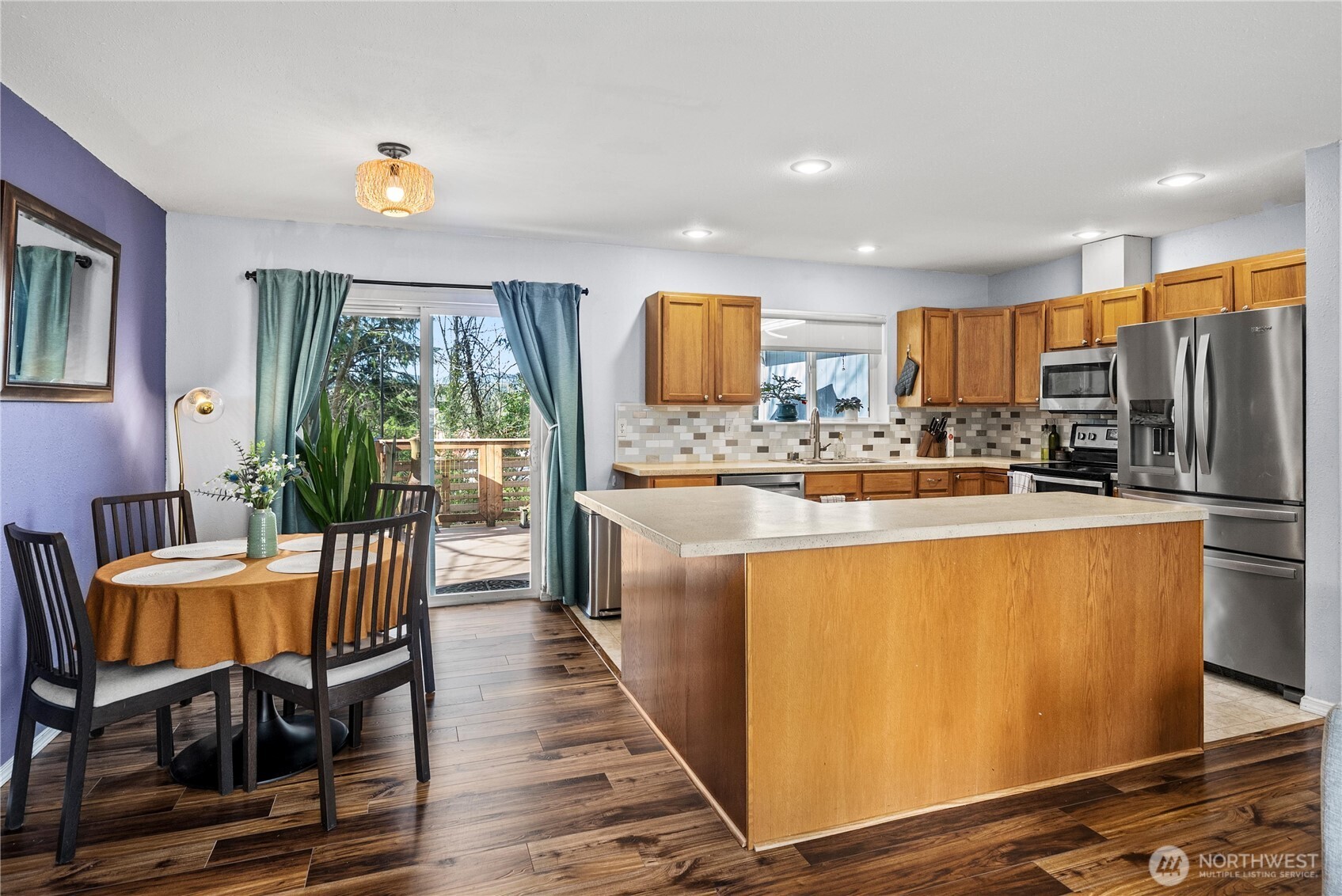 127 Bremerton Boulevard W