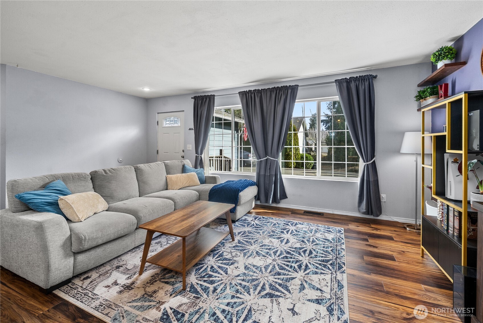 127 Bremerton Boulevard W