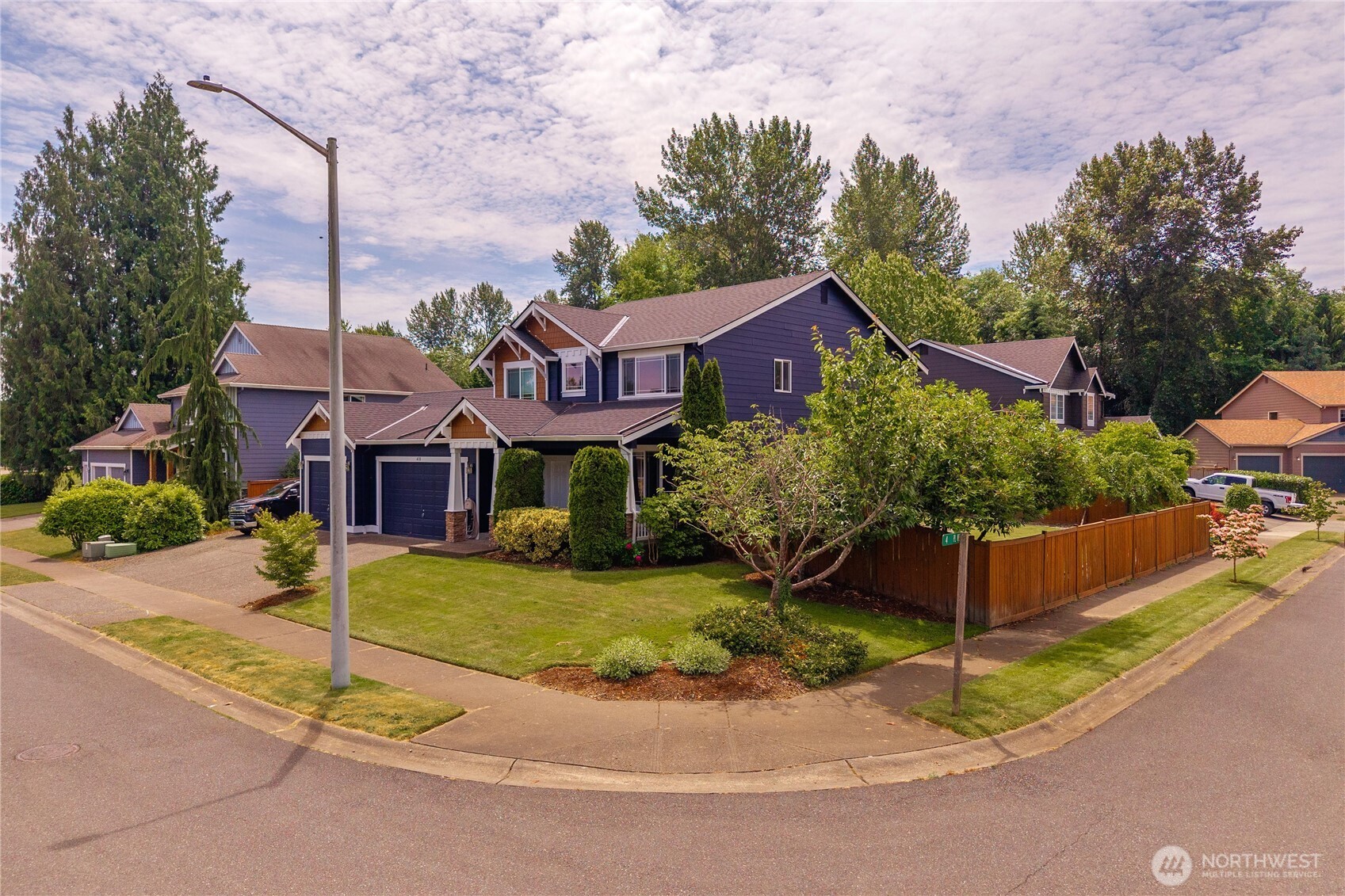 418 103rd Avenue NE