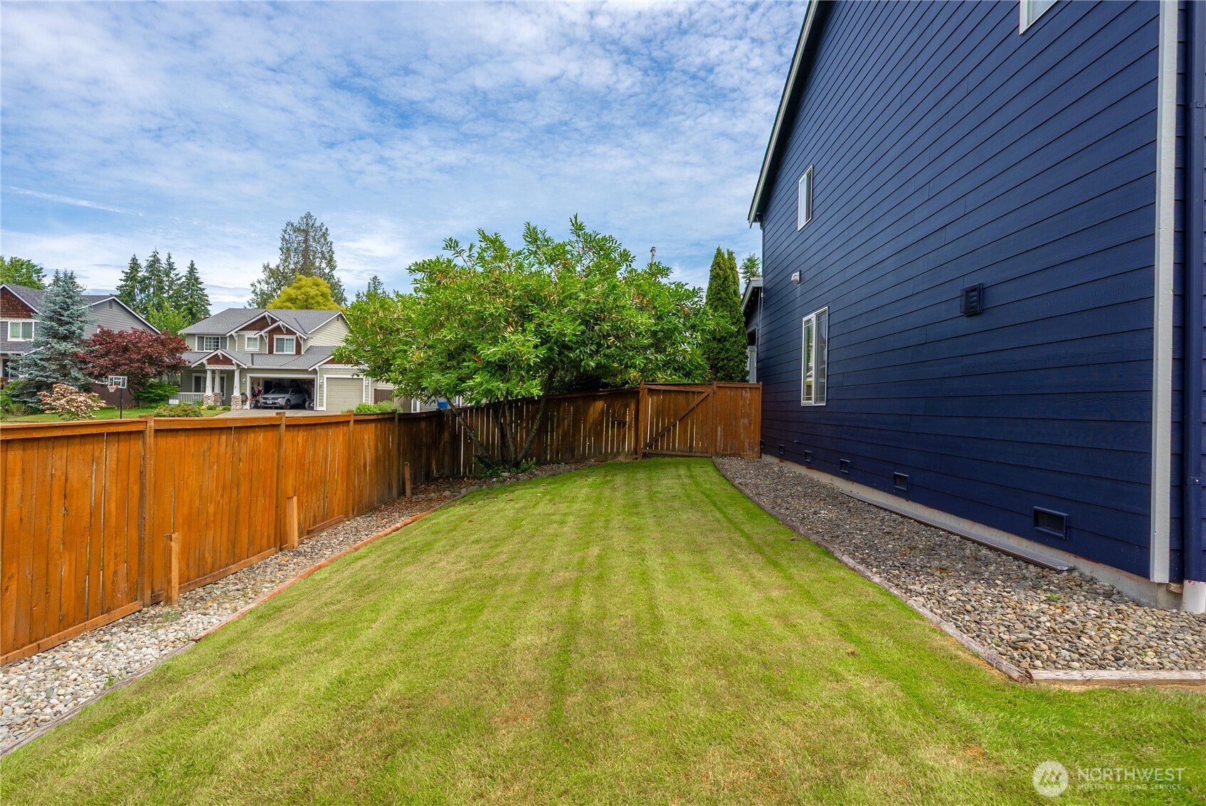 418 103rd Avenue NE