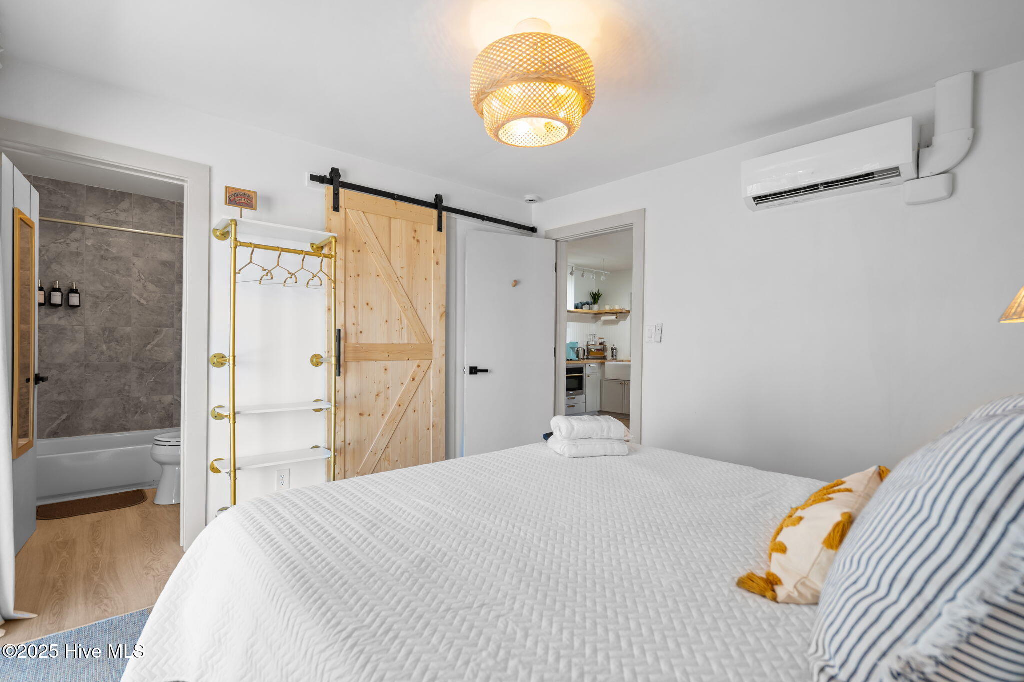 1603 Lake Park Boulevard S