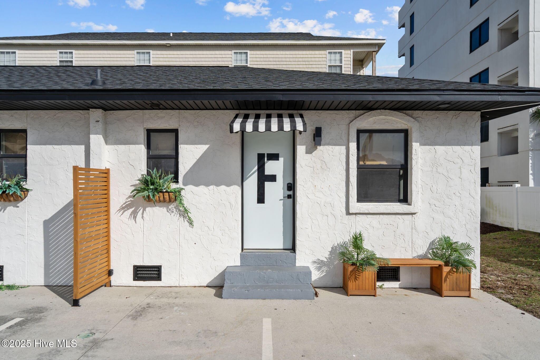 1603 Lake Park Boulevard S