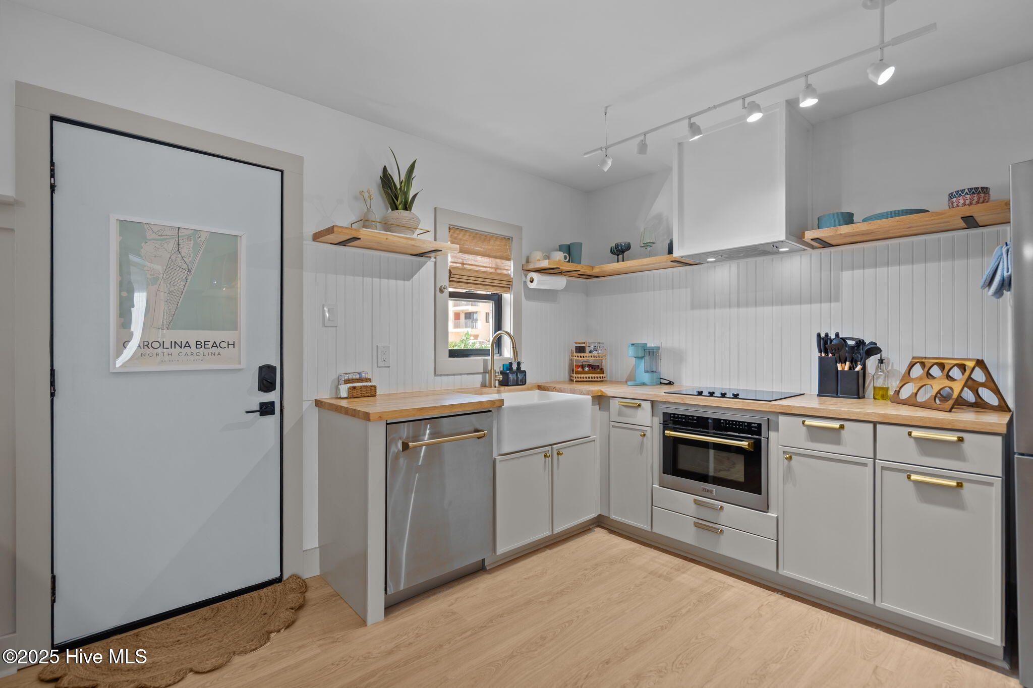 1603 Lake Park Boulevard S