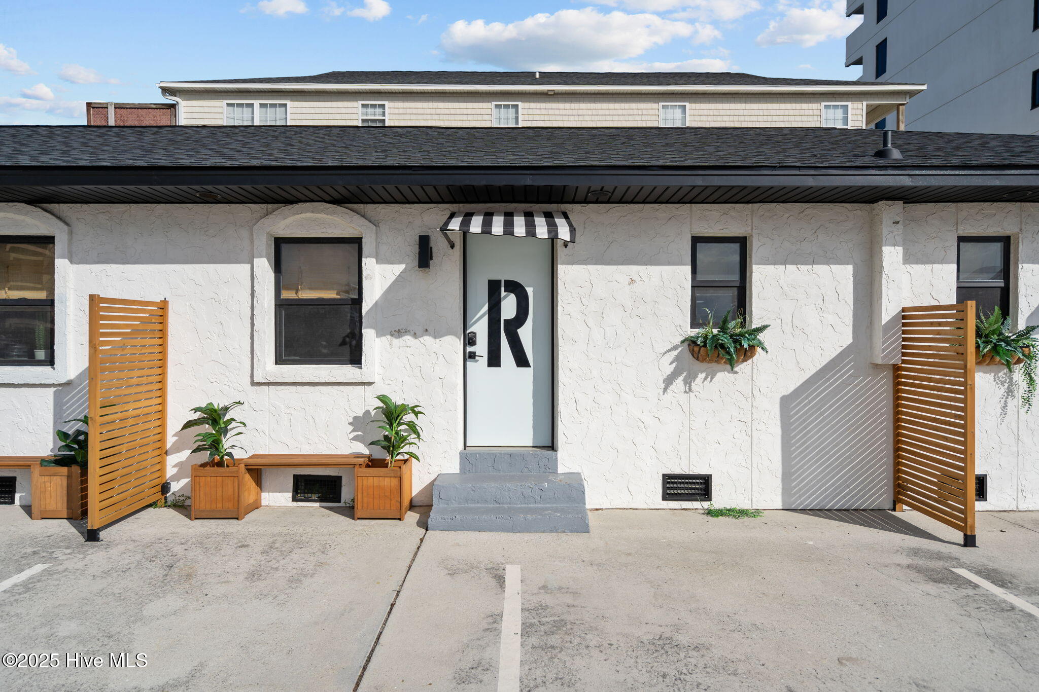 1603 Lake Park Boulevard S