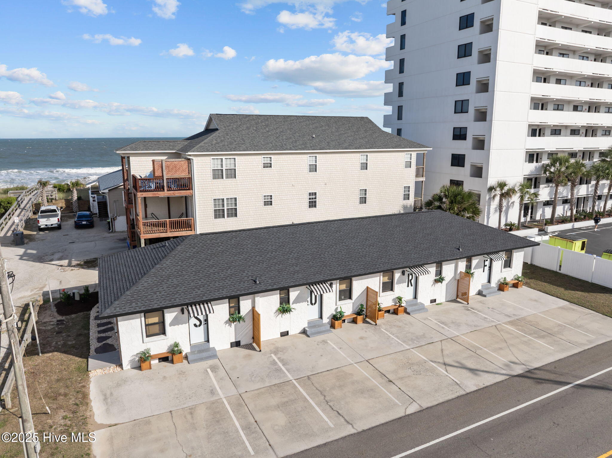 1603 Lake Park Boulevard S