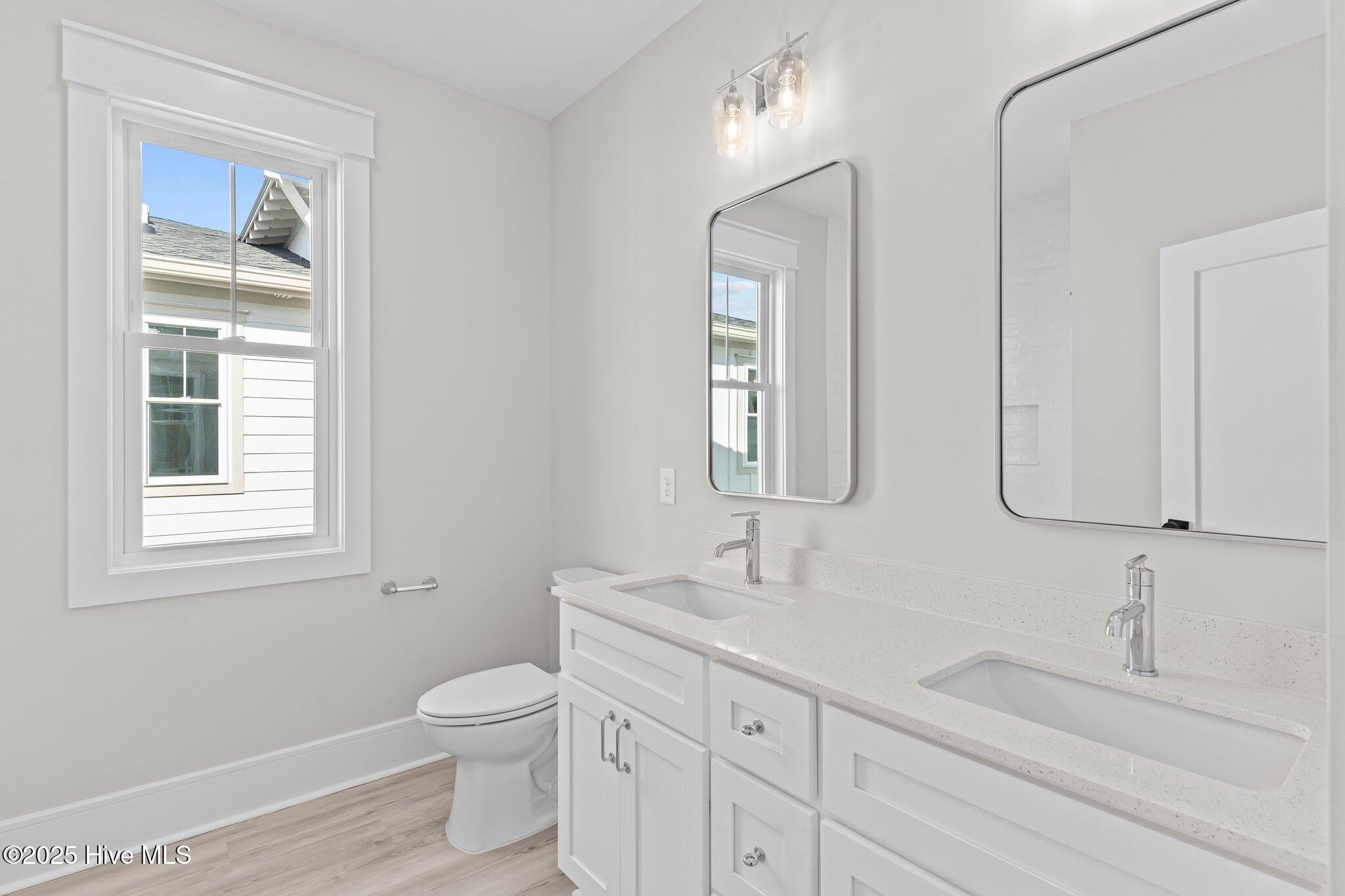 906 Second Street S 1