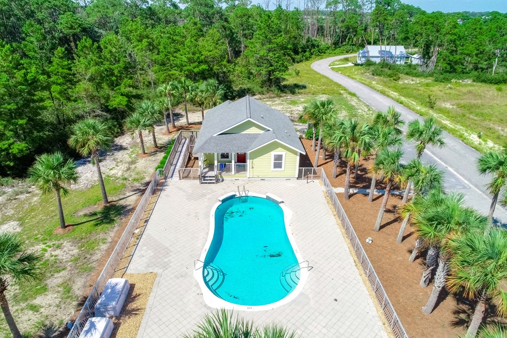 54 Carraway Ln, 32322