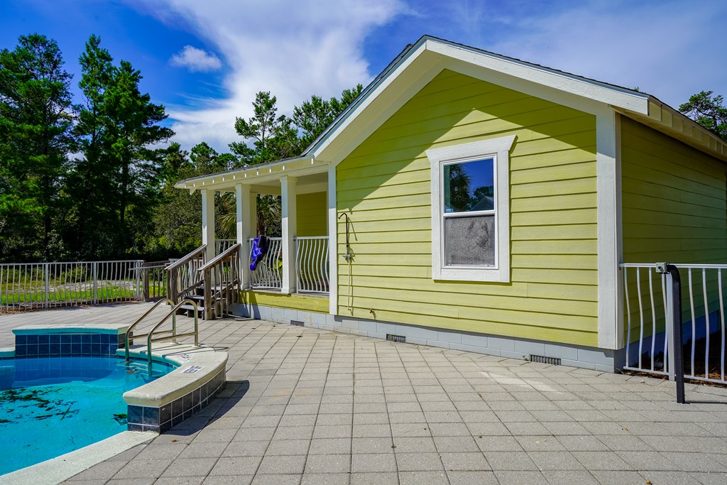 54 Carraway Ln, 32322
