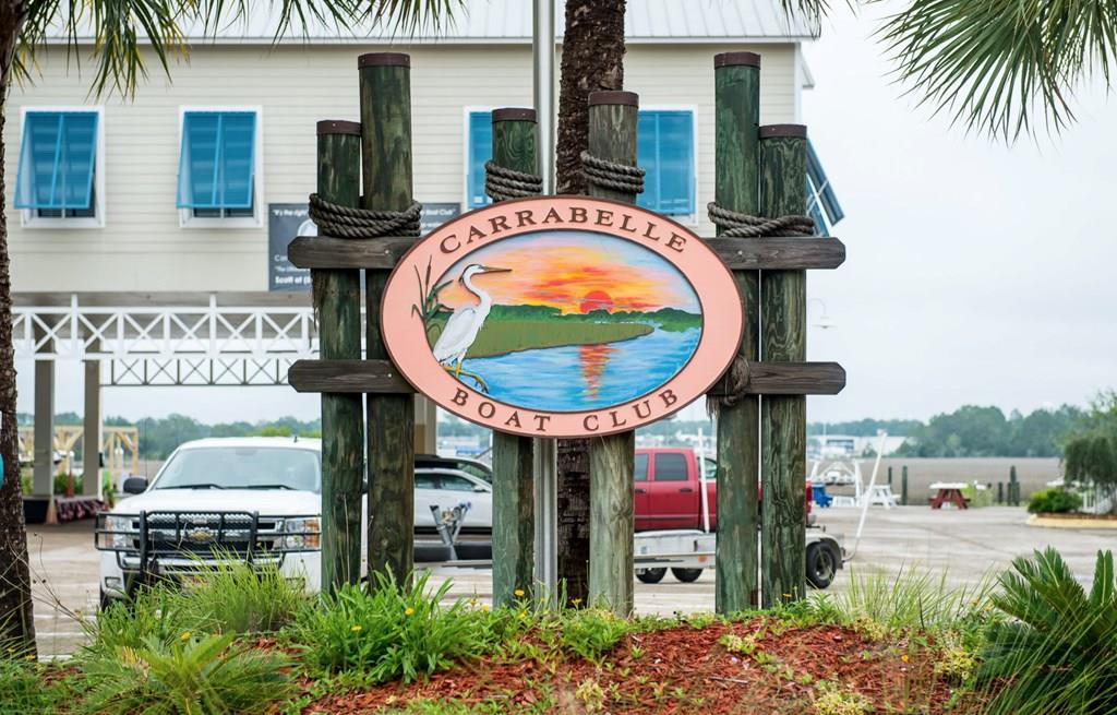54 Carraway Ln, 32322