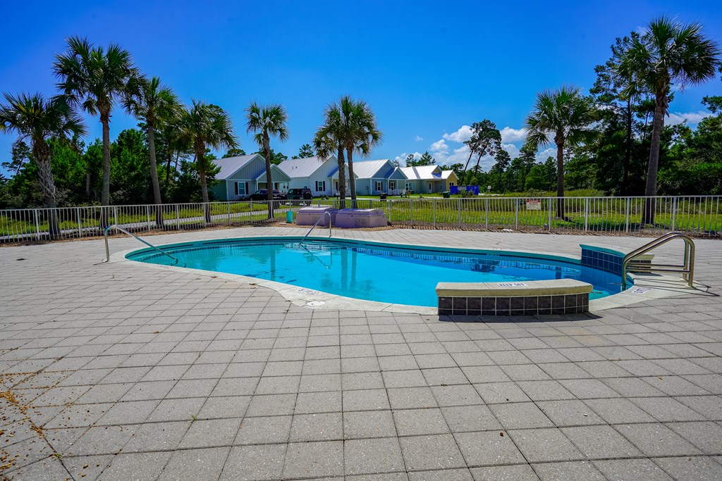 54 Carraway Ln, 32322
