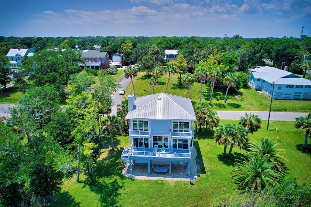 98 Bay Ave, 32320