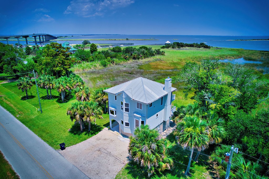 98 Bay Ave, 32320