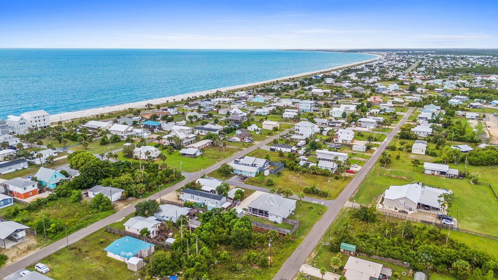 9310 Cockles Ave, Port St. Joe 32456