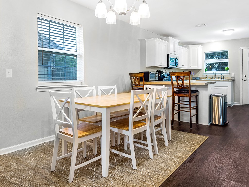 135 Pridgeon Ln, 32465