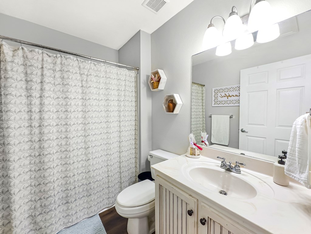 135 Pridgeon Ln, 32465