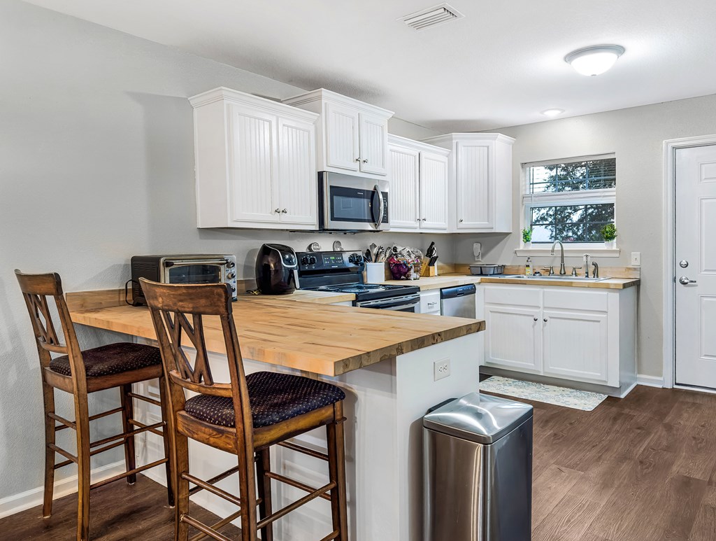 135 Pridgeon Ln, 32465