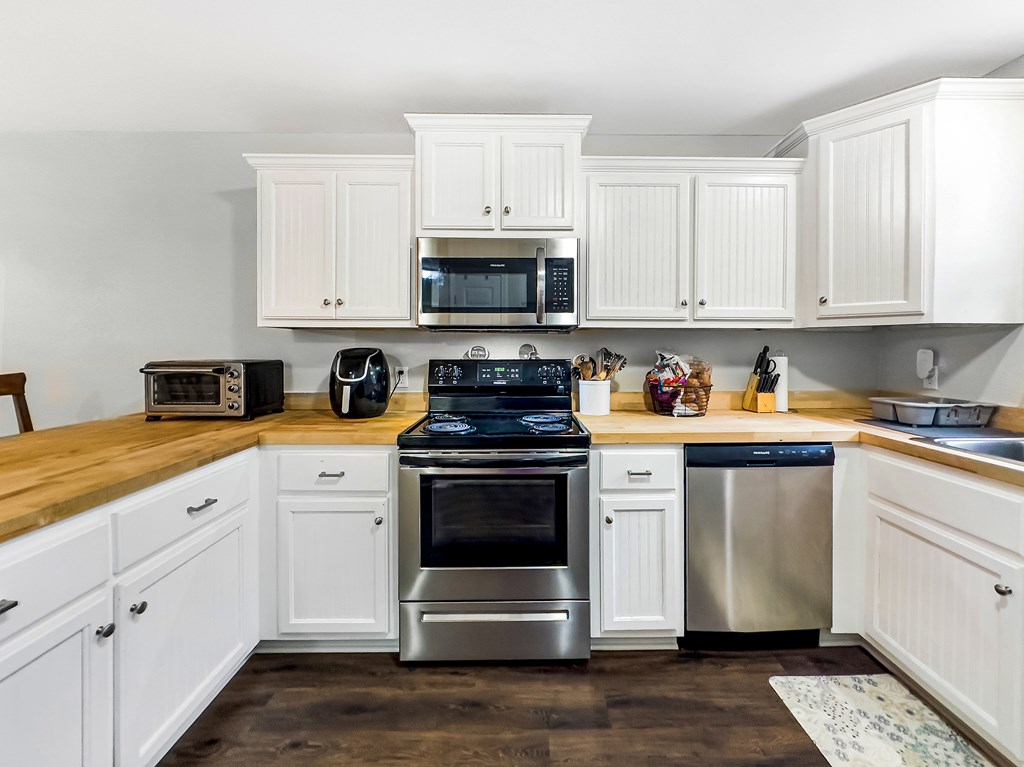 135 Pridgeon Ln, 32465