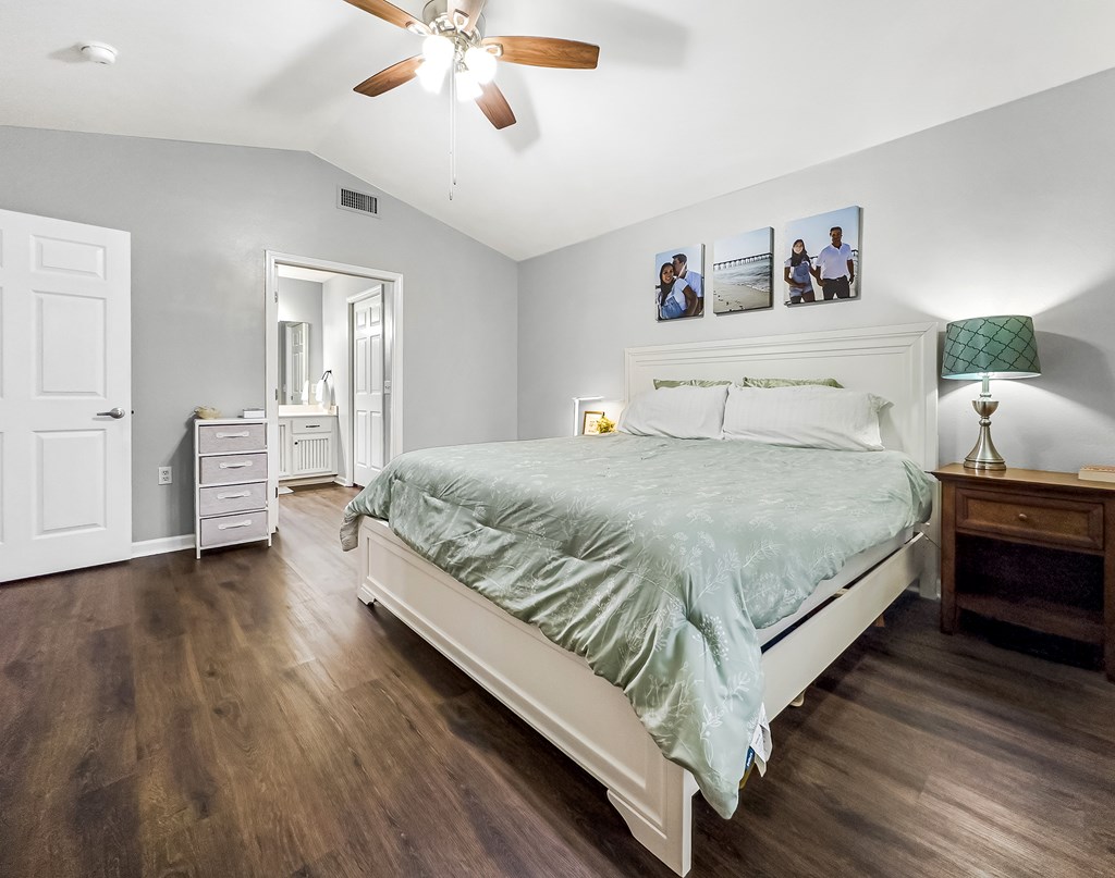 135 Pridgeon Ln, 32465